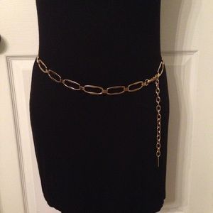 Sophisticated Rectangular Gold Tone Chain Belt